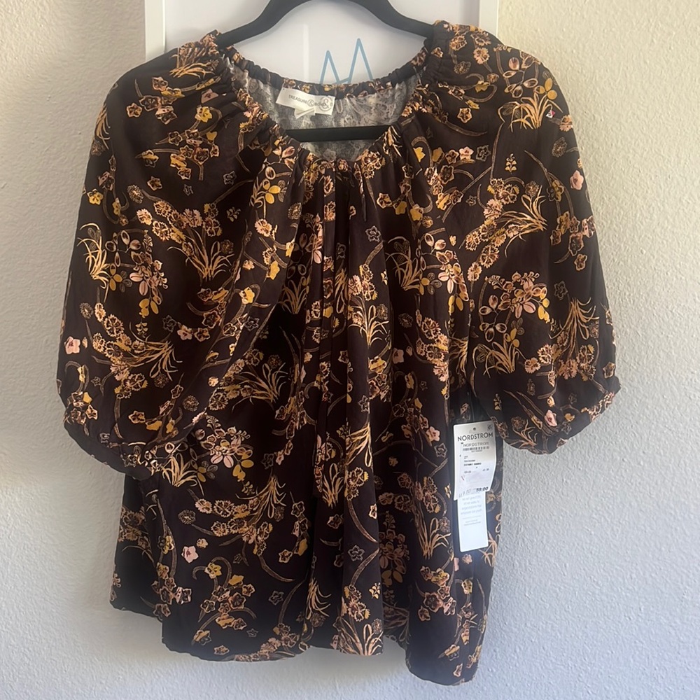 Treasure and Bond tie front top floral